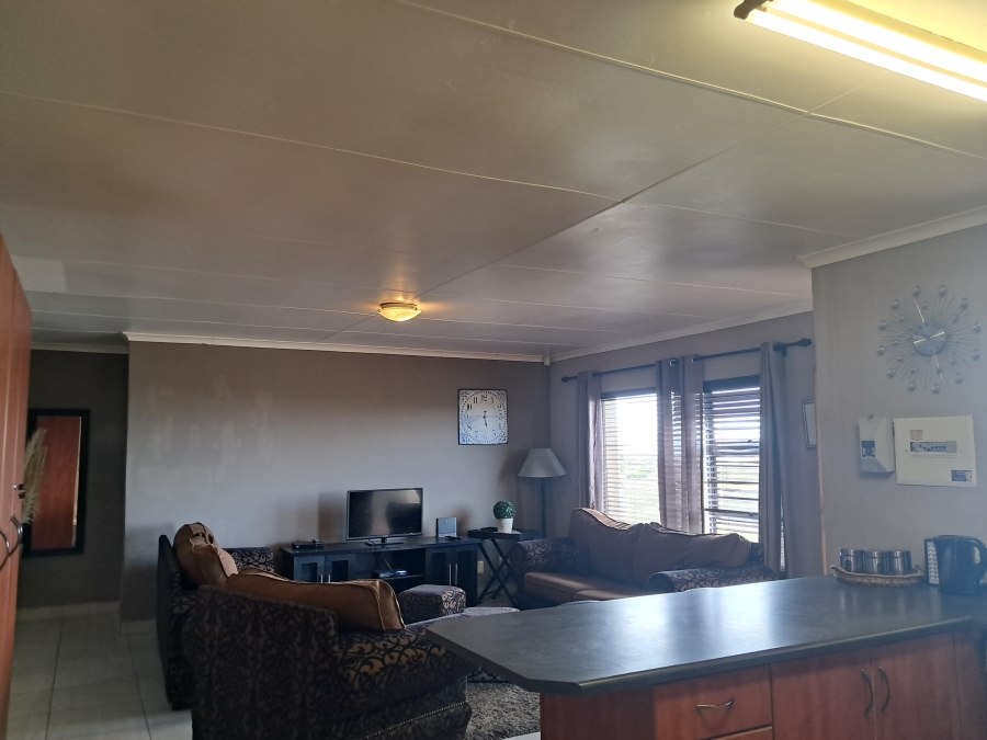 To Let 3 Bedroom Property for Rent in Wavecrest Eastern Cape